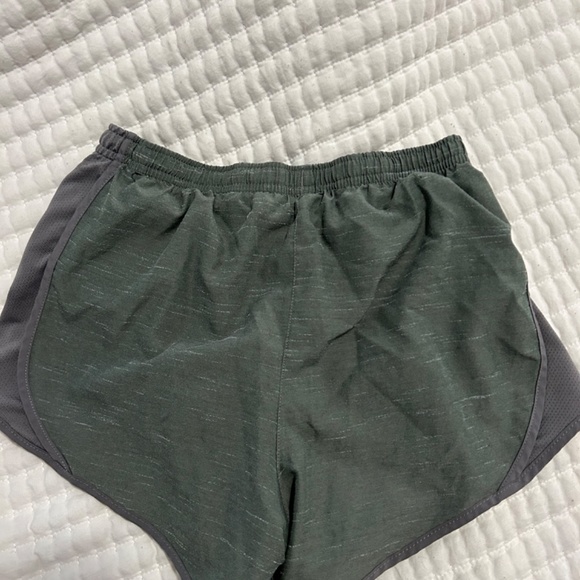 nike dri fit short - Picture 2 of 3